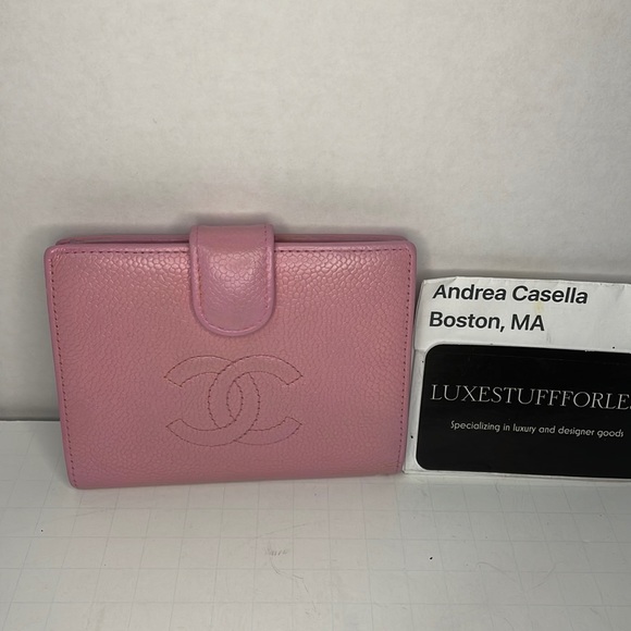 Authentic CHANEL caviar leather pink bifold wallet recolored - Picture 1 of 12